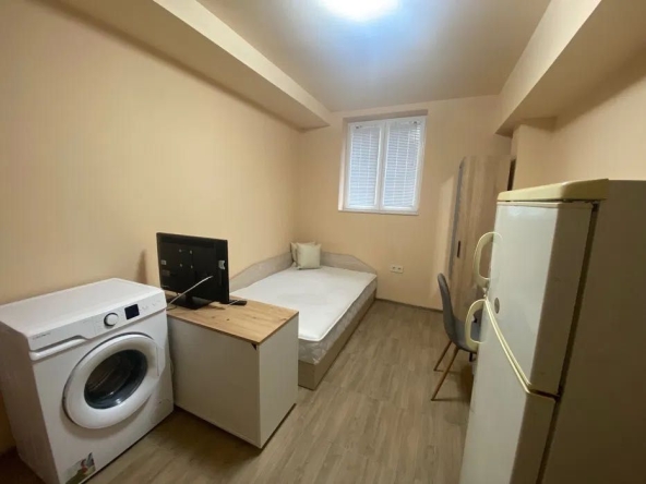 Дава се под наем  в Плевен, Широк център - 13 кв.м за 153 € - Снимка #1