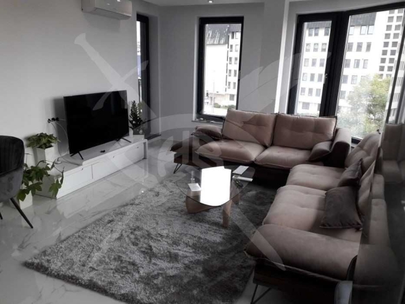 Дава се под наем Тристаен апартамент в Пловдив, Кършияка - 98 кв.м за 1224 € - Снимка #1