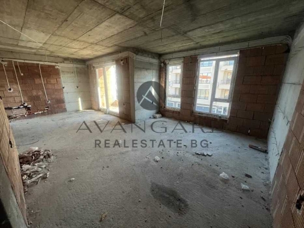 Тристаен апартамент в Пловдив, Остромила - 105 кв.м за 719 €/кв.м - Снимка #1
