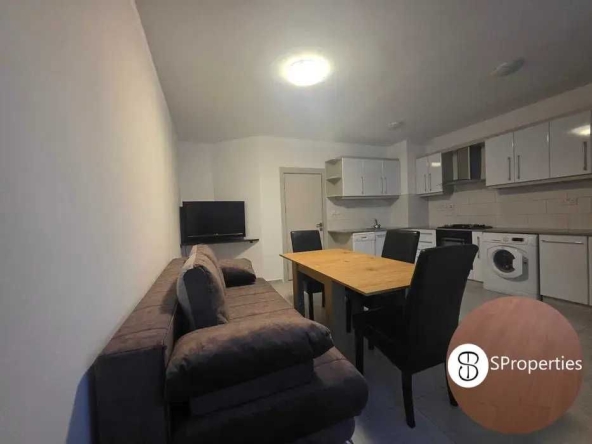 Дава се под наем Двустаен апартамент в Асеновград - 65 кв.м за 357 € - Снимка #1