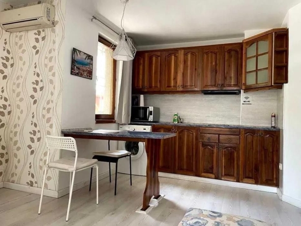 Дава се под наем Двустаен апартамент в Варна, Център - 48 кв.м за 598.23 € - Снимка #1