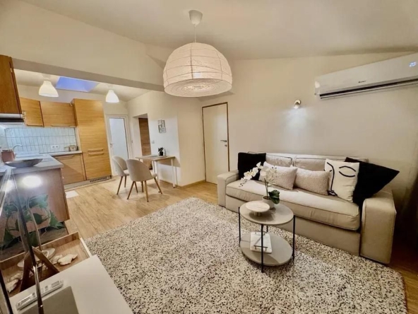 Дава се под наем Двустаен апартамент в София, Оборище - 65 кв.м за 747.66 € - Снимка #1