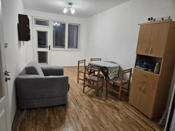 Дава се под наем Двустаен апартамент в Варна, Цветен квартал - 54 кв.м за 298.86 € - Снимка #1