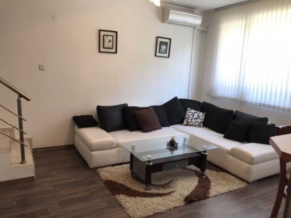 Тристаен апартамент в София, Оборище - 98 кв.м за 1068 €/кв.м - Снимка #1