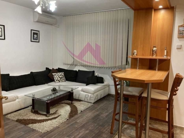 Дава се под наем Тристаен апартамент в Варна, Окръжна болница - 80 кв.м за 648.21 € - Снимка #1