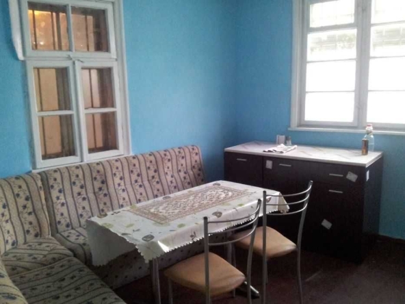 Дава се под наем Етаж от къща в Горна Оряховица - 65 кв.м за 248.88 € - Снимка #1