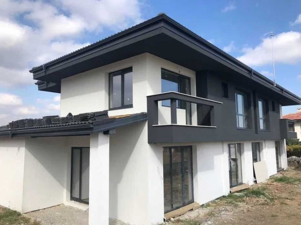 Къща в с. Марково, Област Пловдив - 188 кв.м за 828 €/кв.м - Снимка #1