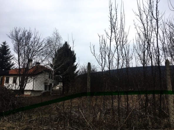 Парцел в с. Стан, Област Шумен - 850 кв.м за 15 €/кв.м - Снимка #1