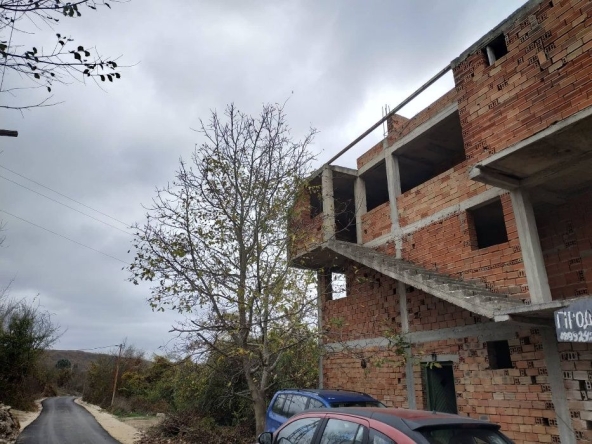 Къща в с. Прилеп, Област Добрич - 698 кв.м за 44 €/кв.м - Снимка #1