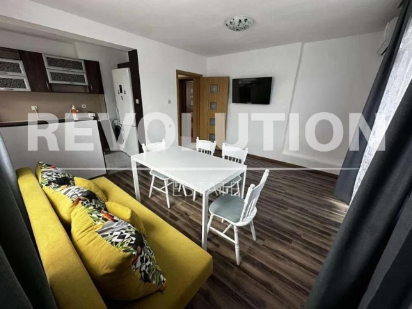 Дава се под наем Етаж от къща в Варна, Генералите - 120 кв.м за 947.58 € - Снимка #1