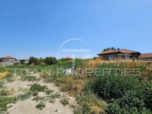 Парцел в Пловдив, Тракия - 877 кв.м за 37 €/кв.м - Снимка #1