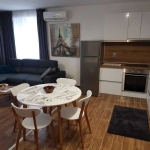 Дава се под наем Тристаен апартамент в Пловдив, Младежки Хълм - 112 кв.м за 598.23 € - Снимка #1