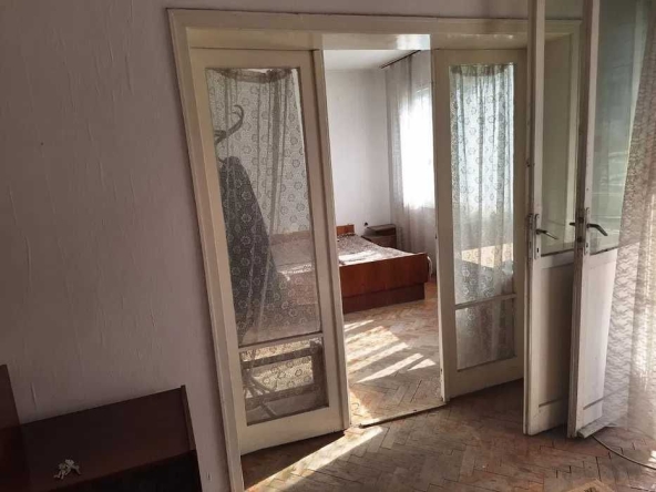 Тристаен апартамент в Хасково, Училищни - 100 кв.м за 434 €/кв.м - Снимка #1