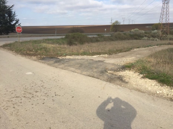 Парцел в с. Изворско, Област Варна - 7800 кв.м за 4 €/кв.м - Снимка #1