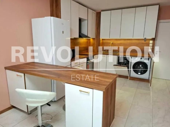 Дава се под наем Четиристаен апартамент в Варна, Левски - 80 кв.м за 628.32 € - Снимка #1
