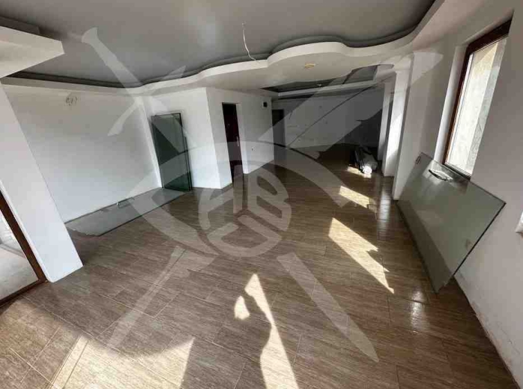 Офис в Свети Влас - 84 кв.м за 1032 €/кв.м - Снимка #1