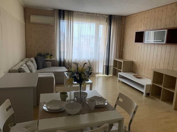 Двустаен апартамент в София, Център - 65 кв.м за 1413 €/кв.м - Снимка #1