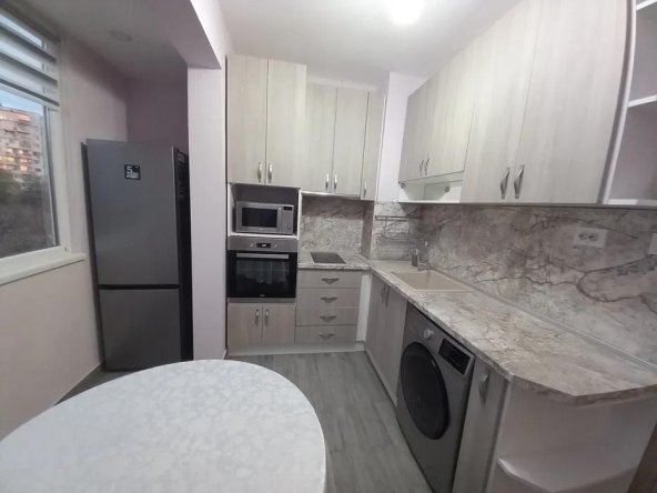 Дава се под наем Двустаен апартамент в Варна, Победа - 80 кв.м за 428.91 € - Снимка #1