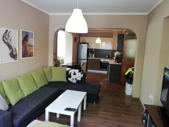 Дава се под наем Двустаен апартамент в ж.Зоопарк - 70 кв.м за 698.19 € - Снимка #1