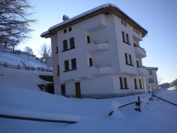 Къща в с. Кутела, Област Смолян - 480 кв.м за 133 €/кв.м - Снимка #1