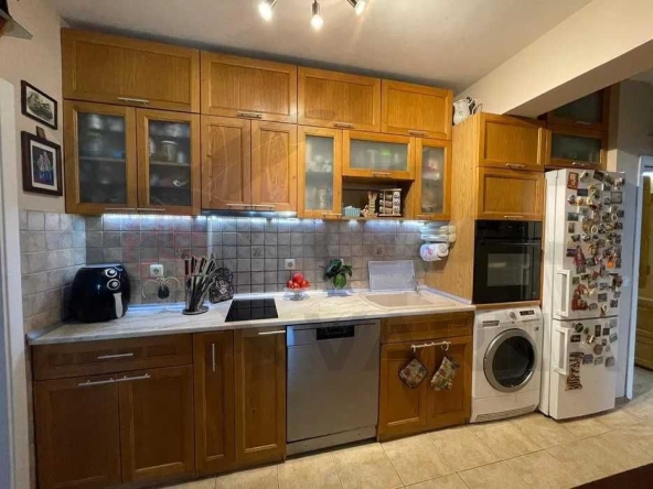 Дава се под наем Тристаен апартамент в Варна, Лятно кино Тракия - 80 кв.м за 797.64 € - Снимка #1