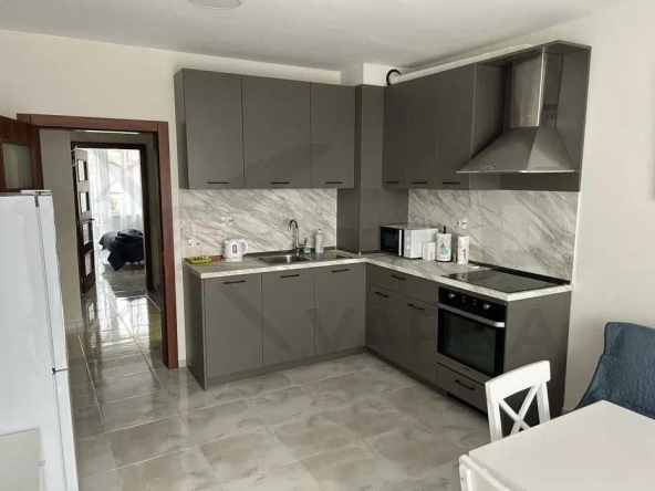 Дава се под наем Двустаен апартамент в Варна, Погреби - 60 кв.м за 448.8 € - Снимка #1