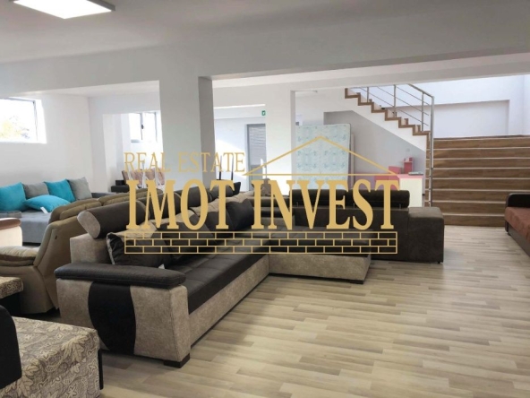 Магазин в Карлово - 320 кв.м за 594 €/кв.м - Снимка #1