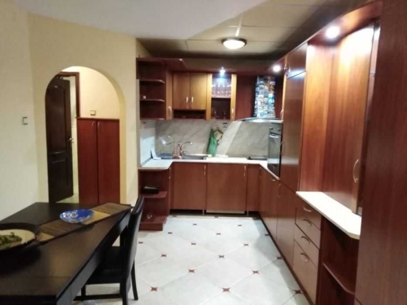 Дава се под наем Едностаен апартамент в Пловдив, Център - 42 кв.м за 225 € - Снимка #1