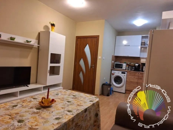 Дава се под наем Двустаен апартамент в Бургас, Славейков - 60 кв.м за 408 € - Снимка #1