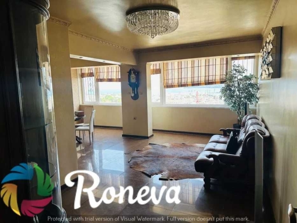 Четиристаен апартамент в Варна, Център - 100 кв.м за 2300 €/кв.м - Снимка #1