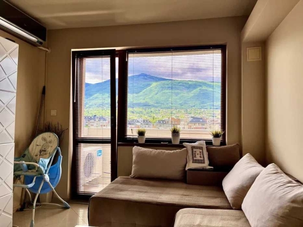 Дава се под наем Тристаен апартамент в София, Гоце Делчев - 100 кв.м за 750 € - Снимка #1