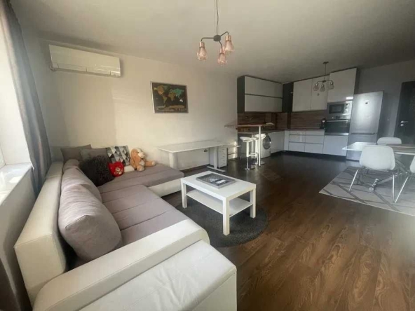 Дава се под наем Тристаен апартамент в София, Люлин 8 - 100 кв.м за 600 € - Снимка #1