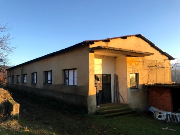 Промишлена сграда в с. Орлица, Област Кърджали - 300 кв.м за 117 €/кв.м - Снимка #1