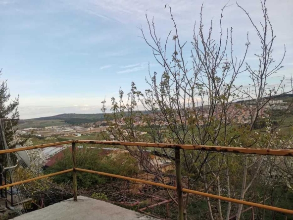 Къща в Омуртаг - 32 кв.м за 438 €/кв.м - Снимка #1