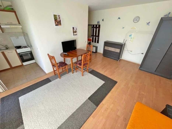 Дава се под наем Двустаен апартамент в Свети Влас - 65 кв.м за 200 € - Снимка #1