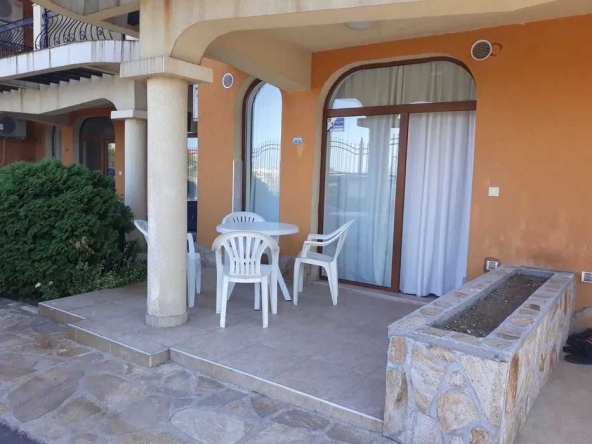 Дава се под наем Двустаен апартамент в Созопол - 50 кв.м за 306 € - Снимка #1