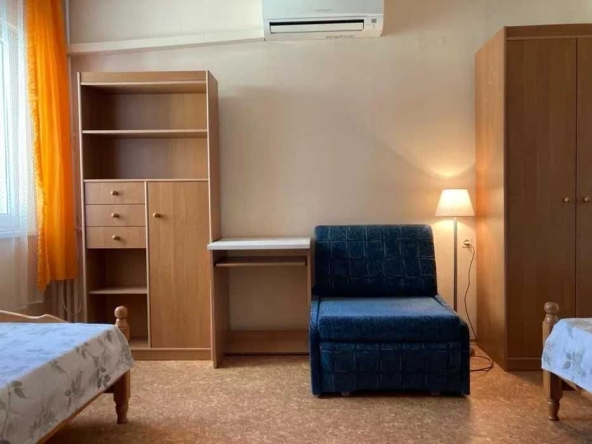 Дава се под наем Едностаен апартамент в Бургас, Зорница - 35 кв.м за 175 € - Снимка #1