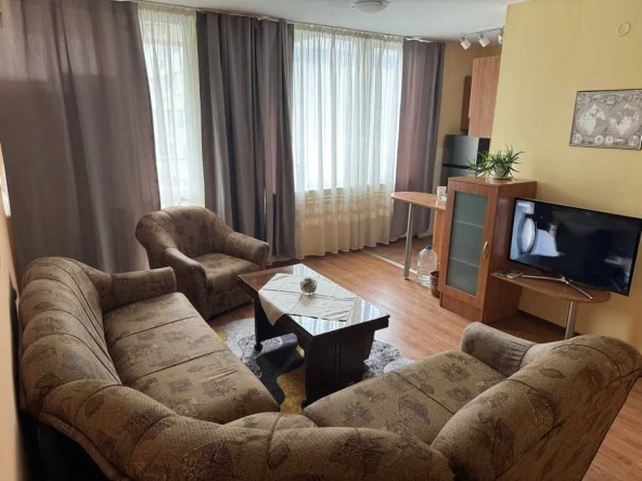 Дава се под наем Двустаен апартамент в Бургас, Славейков - 60 кв.м за 425 € - Снимка #1