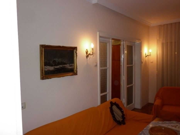 Дава се под наем Двустаен апартамент в Бургас, Възраждане - 2016 кв.м за 175 € - Снимка #1