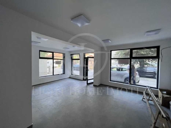 Магазин в Пловдив, Кършияка - 86 кв.м за 1661 €/кв.м - Снимка #1