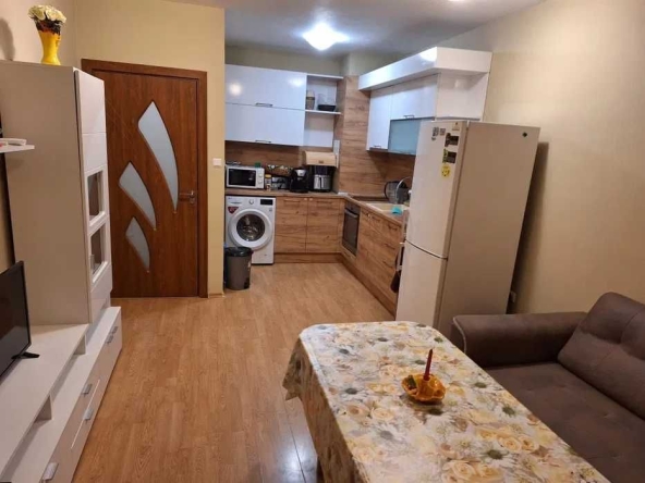 Дава се под наем Двустаен апартамент в Бургас, Славейков - 60 кв.м за 400 € - Снимка #1