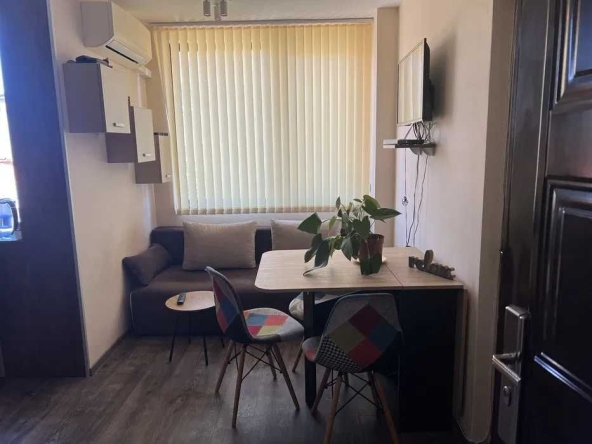 Дава се под наем Двустаен апартамент в Бургас, Зорница - 50 кв.м за 255 € - Снимка #1