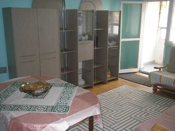 Дава се под наем Двустаен апартамент в Бургас, Меден рудник - зона А - 75 кв.м за 94.35 € - Снимка #1