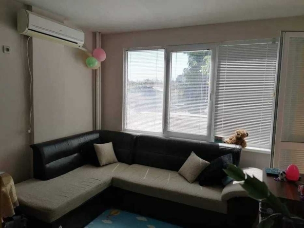 Дава се под наем Двустаен апартамент в Бургас, Славейков - 42 кв.м за 140 € - Снимка #1