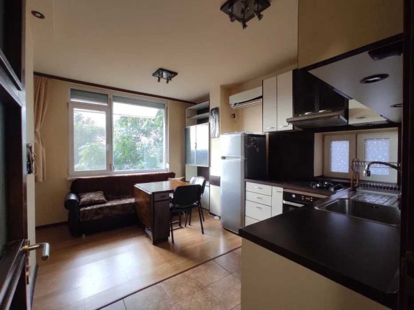 Дава се под наем Двустаен апартамент в Бургас, Братя Миладинови - 50 кв.м за 400 € - Снимка #1