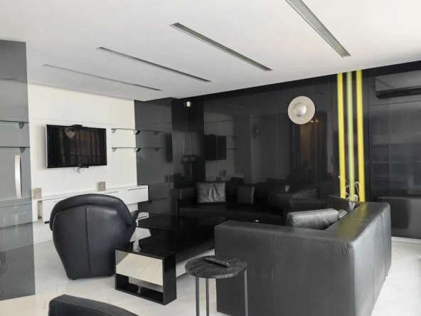 Дава се под наем Двустаен апартамент в София, Гоце Делчев - 88 кв.м за 750 € - Снимка #1