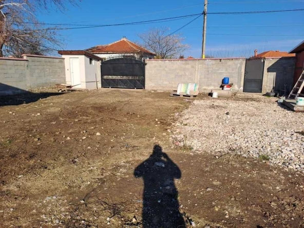 Парцел в Пловдив, Тракия - 980 кв.м за 69 €/кв.м - Снимка #1