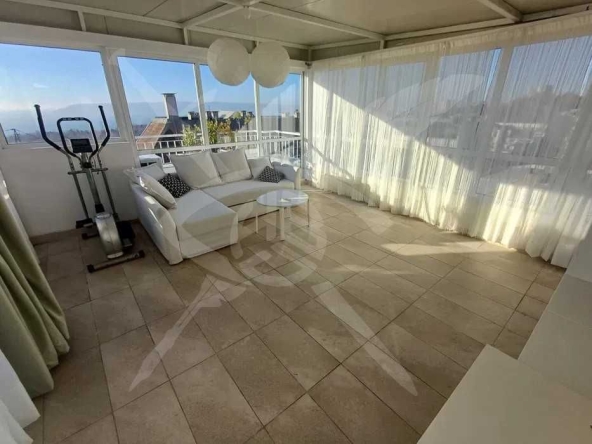 Дава се под наем Тристаен апартамент в Варна, Бриз - 150 кв.м за 850 € - Снимка #1