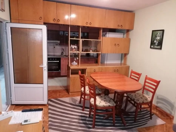 Дава се под наем Тристаен апартамент в Варна, Спортна зала - 80 кв.м за 550 € - Снимка #1