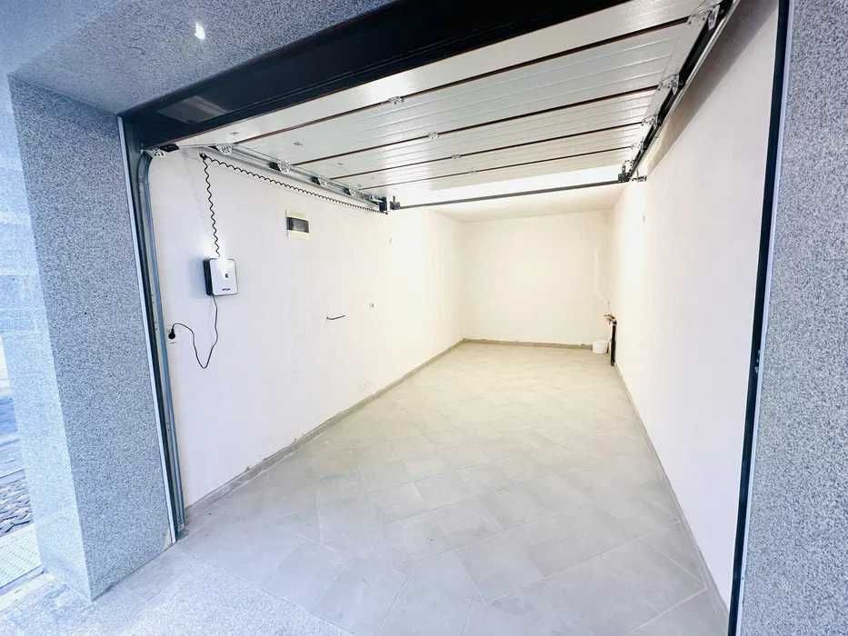 Гараж / Паркомясто в Пловдив, Въстанически - 20 кв.м за 765 €/кв.м - Снимка #1